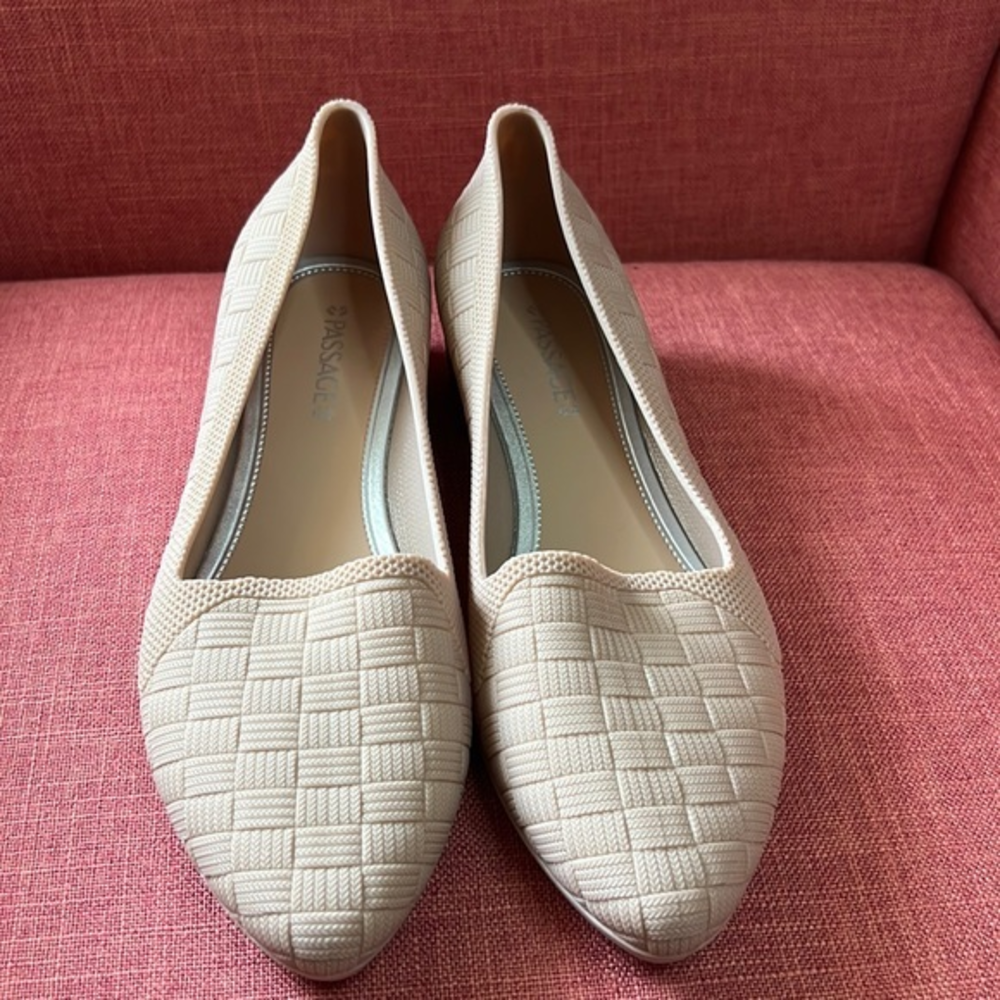 PASSAGE WOMENS Nude Woven Textured‎ Almond Toe Ballet Flats SIZE 39 NEW W/OTAGS